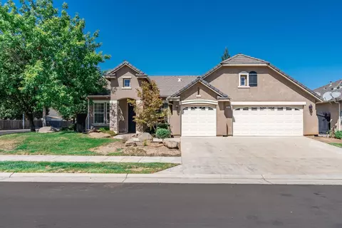 Exterior - 256 N Magnolia Ave, Clovis, CA 93611 photo 9 of 11