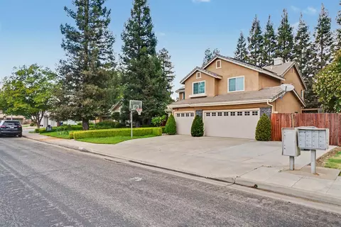 Exterior - 2055 Bedford Ave, Clovis, CA 93611 photo 6 of 6