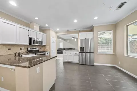 Kitchen - 2055 Bedford Ave, Clovis, CA 93611 photo 3 of 3
