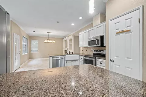 Kitchen - 2055 Bedford Ave, Clovis, CA 93611 photo 1 of 3