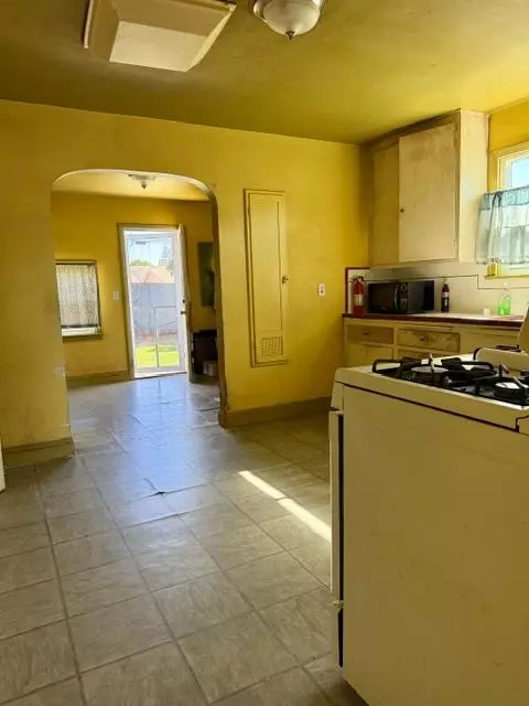Entry Way - 1916 7th St, Sanger, CA 93657 photo 1 of 1
