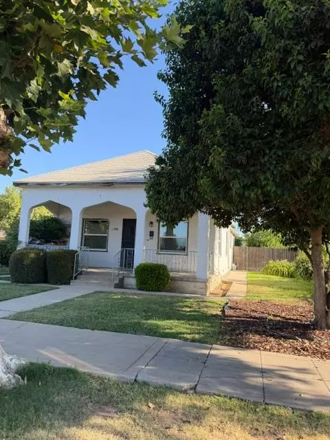 Exterior - 1916 7th St, Sanger, CA 93657 photo 4 of 8