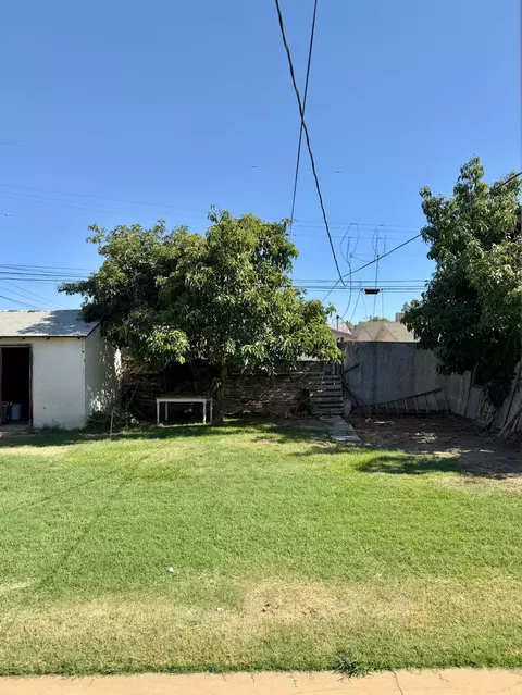 Exterior - 1916 7th St, Sanger, CA 93657 photo 7 of 8