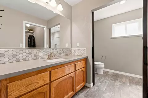 Bath - 16176 Paula, Madera, CA 93636 photo 1 of 2