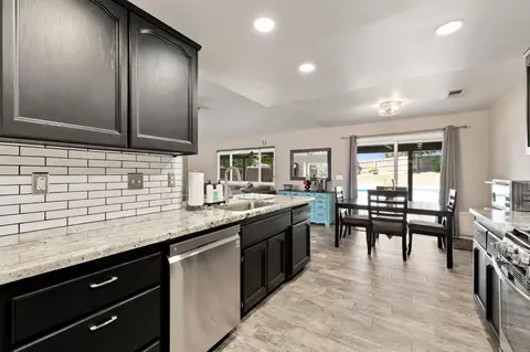 Kitchen - 16176 Paula, Madera, CA 93636 photo 4 of 6