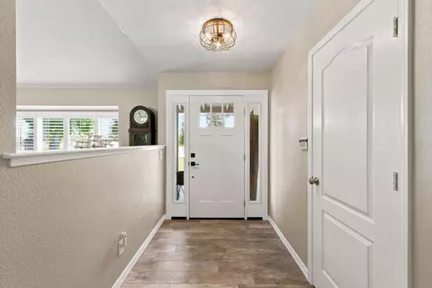 Entry Way - 16176 Paula, Madera, CA 93636 photo 1 of 2