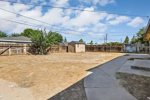 Exterior - 351 Alpine Dr, Merced, CA 95340 photo 5 of 7
