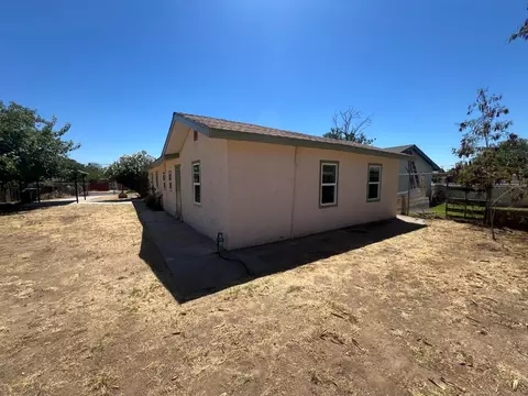 Exterior - 55 E Lorena Ave, Fresno, CA 93706 photo 9 of 22