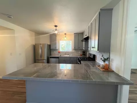 Kitchen - 55 E Lorena Ave, Fresno, CA 93706 photo 8 of 9