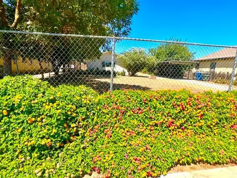 Exterior - 55 E Lorena Ave, Fresno, CA 93706 photo 18 of 22