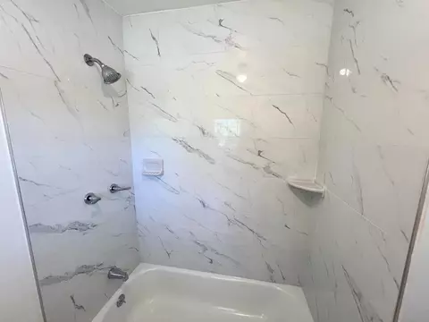Bath - 55 E Lorena Ave, Fresno, CA 93706 photo 2 of 6