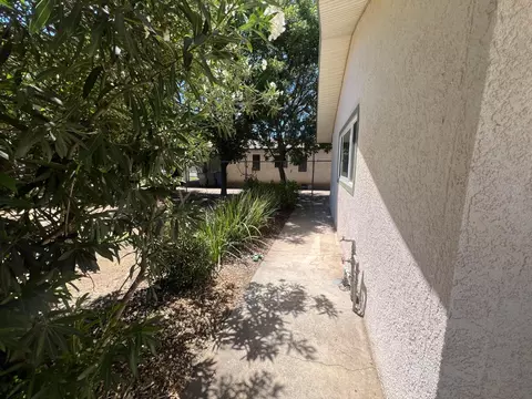 Exterior - 55 E Lorena Ave, Fresno, CA 93706 photo 3 of 22