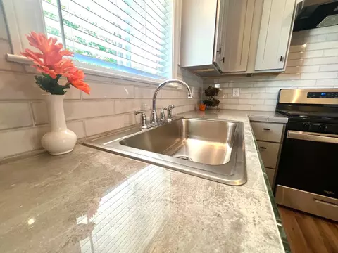 Kitchen - 55 E Lorena Ave, Fresno, CA 93706 photo 3 of 9