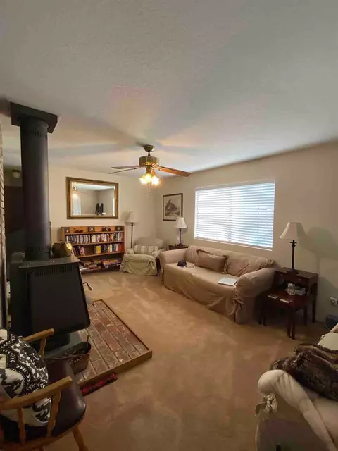 Living - 51400 Hogback Rd, Miramonte, CA 93641 photo 1 of 1