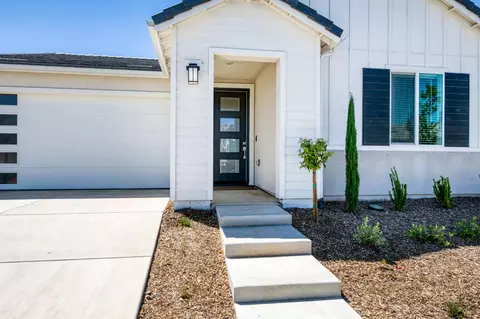 Exterior - 1640 Bloom Ave, Clovis, CA 93619 photo 5 of 7