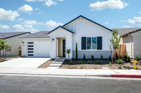 Exterior - 1640 Bloom Ave, Clovis, CA 93619 photo 2 of 7