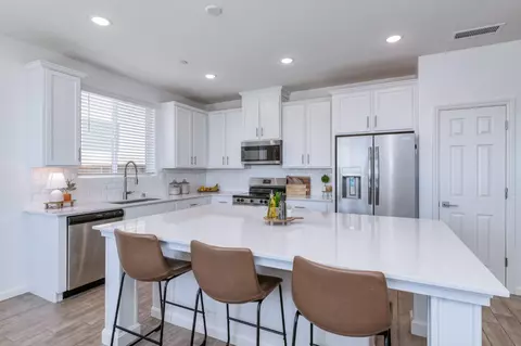 Kitchen - 1640 Bloom Ave, Clovis, CA 93619 photo 1 of 2