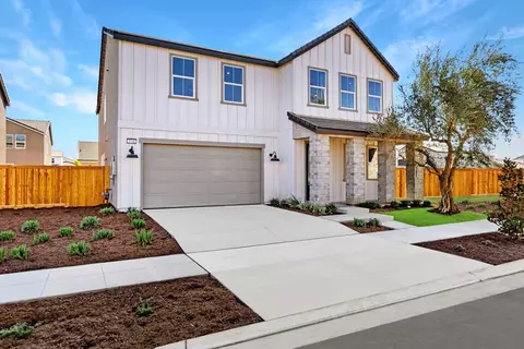 Exterior - 1046 Springtime Ave, Clovis, CA 93619 photo 2 of 5