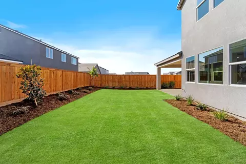 Exterior - 1046 Springtime Ave, Clovis, CA 93619 photo 5 of 5