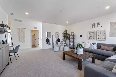 Entry Way - 1046 Springtime Ave, Clovis, CA 93619 photo 5 of 6