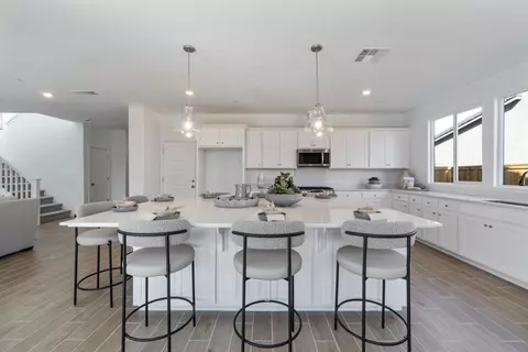 Kitchen - 1046 Springtime Ave, Clovis, CA 93619 photo 4 of 5
