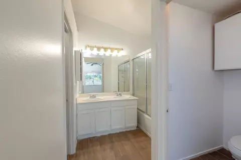 Bath - 2425 E Houston Ave, Fresno, CA 93720 photo 3 of 4
