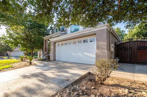 Exterior - 2425 E Houston Ave, Fresno, CA 93720 photo 1 of 8