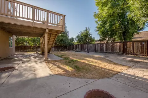 Exterior - 2425 E Houston Ave, Fresno, CA 93720 photo 6 of 8