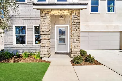 Exterior - 1053 Springtime Ave, Clovis, CA 93619 photo 3 of 4