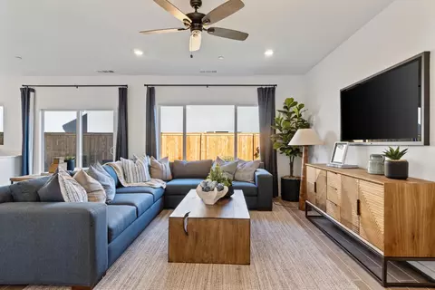 Living - 1059 Springtime Ave, Clovis, CA 93619 photo 1 of 1