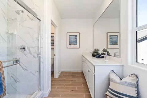 Bath - 1059 Springtime Ave, Clovis, CA 93619 photo 2 of 5