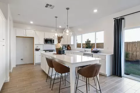 Kitchen - 1059 Springtime Ave, Clovis, CA 93619 photo 1 of 5