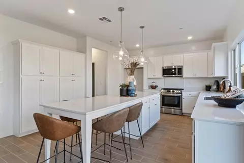 Kitchen - 1059 Springtime Ave, Clovis, CA 93619 photo 2 of 5