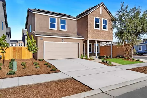 Exterior - 1059 Springtime Ave, Clovis, CA 93619 photo 2 of 4