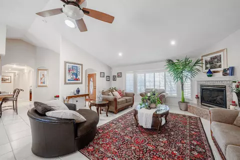 Living - 16861 Paula Rd, Madera, CA 93636 photo 2 of 6