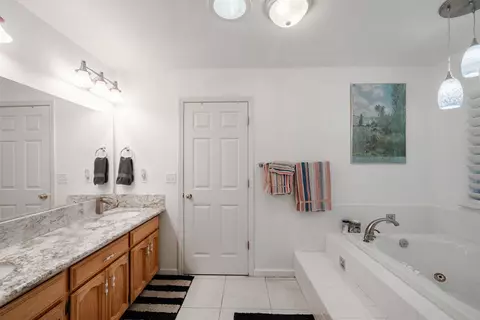 Bath - 16861 Paula Rd, Madera, CA 93636 photo 4 of 6