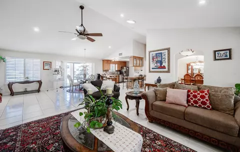 Living - 16861 Paula Rd, Madera, CA 93636 photo 3 of 6