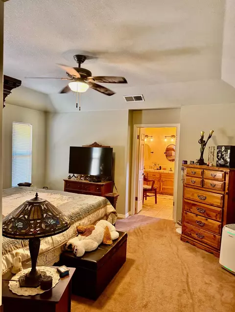 Bedroom - 2270 Alamos Ave, Clovis, CA 93611 photo 1 of 3