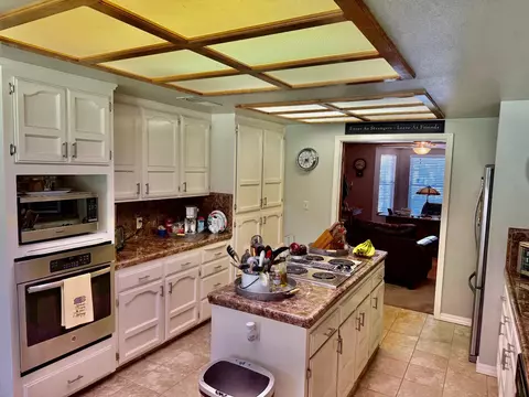 Kitchen - 2270 Alamos Ave, Clovis, CA 93611 photo 1 of 3