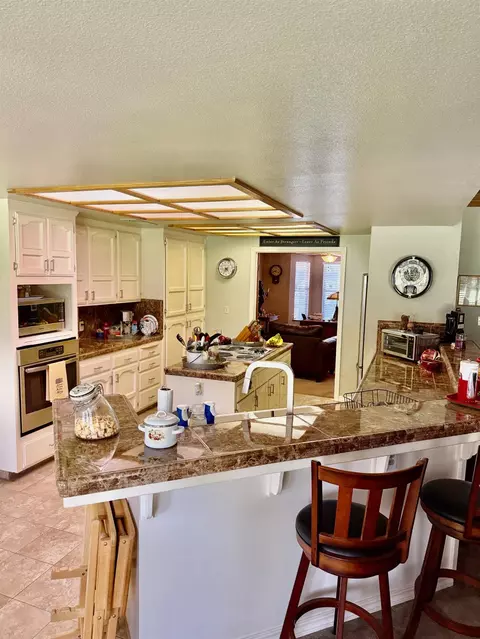 Kitchen - 2270 Alamos Ave, Clovis, CA 93611 photo 1 of 2