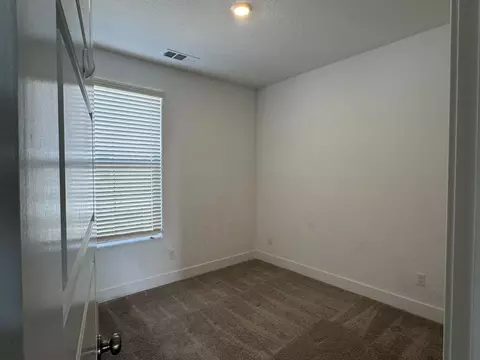 Bedroom - 606 W Mahogany Ln, Clovis, CA 93611 photo 2 of 6