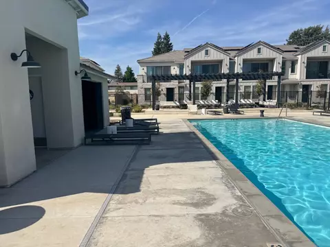 Exterior - 606 W Mahogany Ln, Clovis, CA 93611 photo 18 of 18
