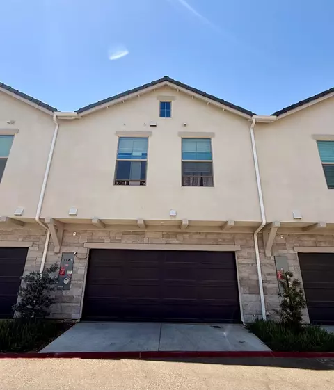 606 W Mahogany Ln, Clovis, CA 93611 photo 2