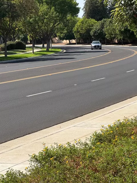 Exterior - 606 W Mahogany Ln, Clovis, CA 93611 photo 13 of 18
