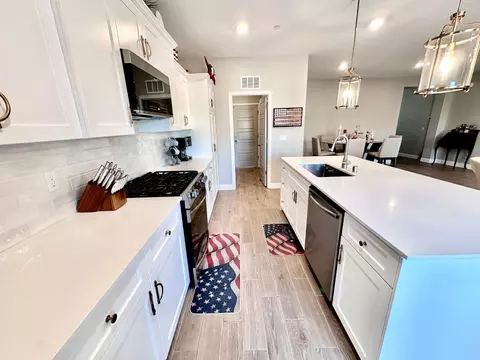 Kitchen - 365 Sunset Dr S, Madera, CA 93636 photo 11 of 11
