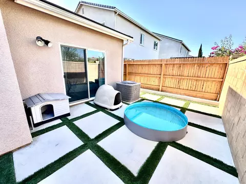 Exterior - 365 Sunset Dr S, Madera, CA 93636 photo 9 of 12