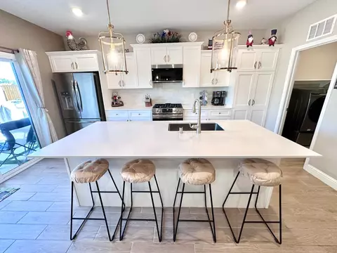 Kitchen - 365 Sunset Dr S, Madera, CA 93636 photo 8 of 11