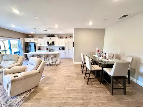Dining - 365 Sunset Dr S, Madera, CA 93636 photo 4 of 4