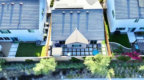 Exterior - 365 Sunset Dr S, Madera, CA 93636 photo 2 of 12