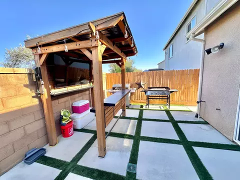 Exterior - 365 Sunset Dr S, Madera, CA 93636 photo 11 of 12